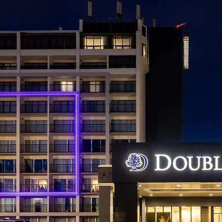 Doubletree By Hilton Calgary North Hotel Exterior photo