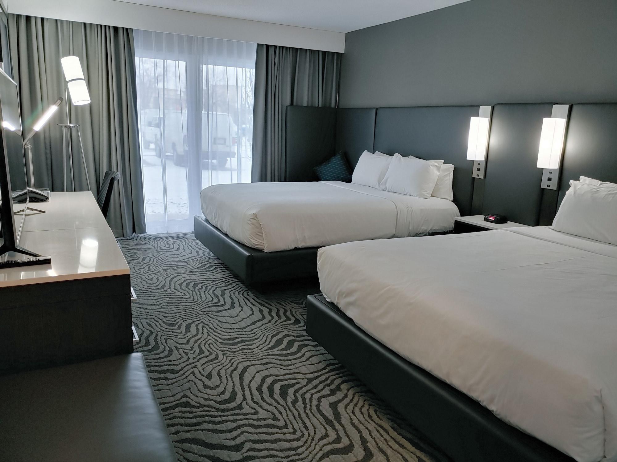 Doubletree By Hilton Calgary North Hotel Exterior photo