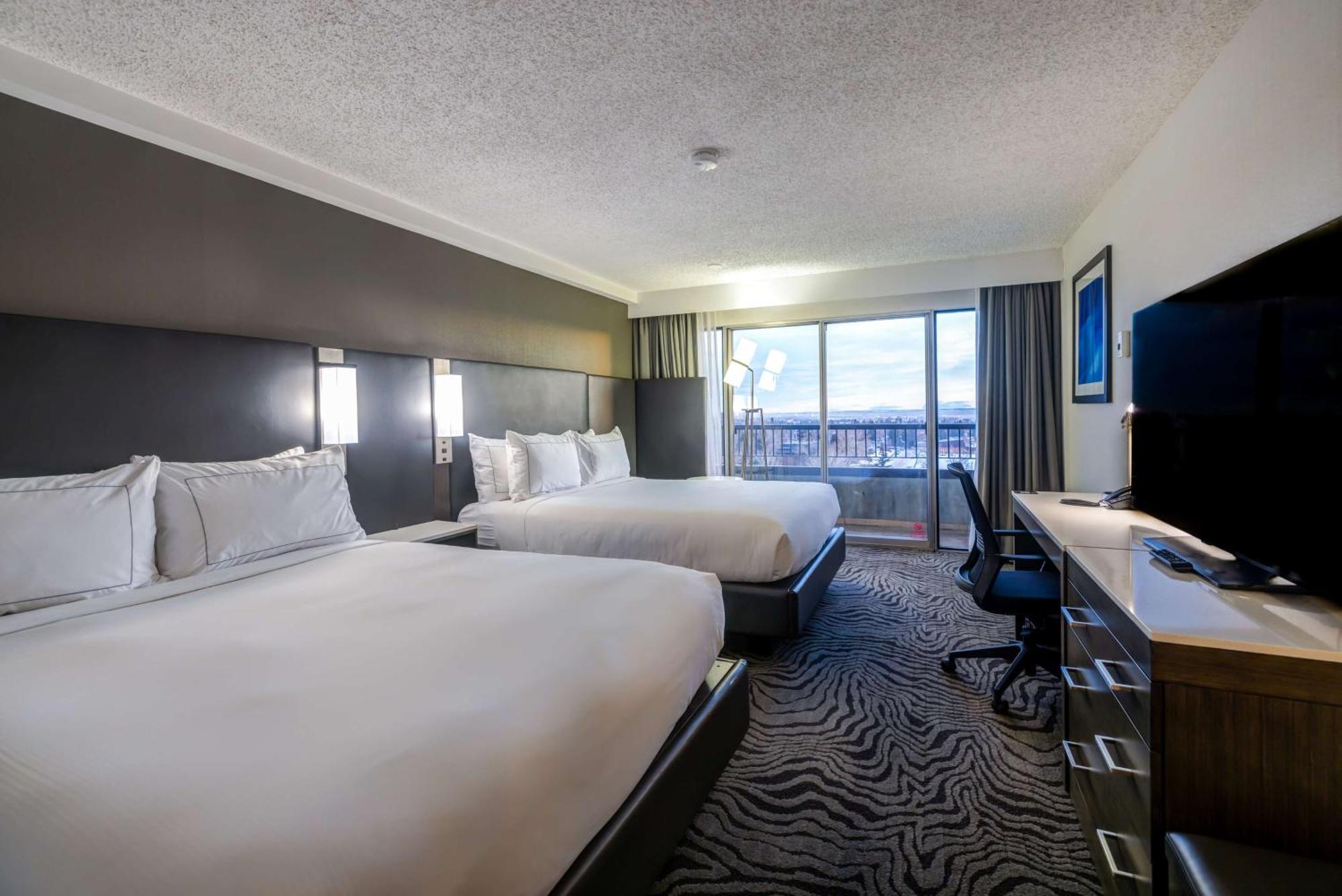 Doubletree By Hilton Calgary North Hotel Exterior photo